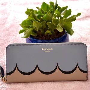 SOLD‼️ Intarsia scallop slim continental wallet